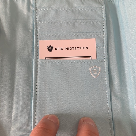 Vera Bradley RFID Protect Smartphone Wristlet Teal Yellow "Lemon Grove"  NEW - Picture 6 of 11